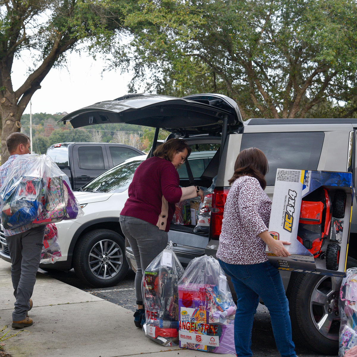 CHW Elves adopt 25 Salvation Army Angels for the 2021